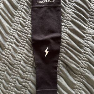 Bruce Bolt Men’s Black Arm Sleeve
